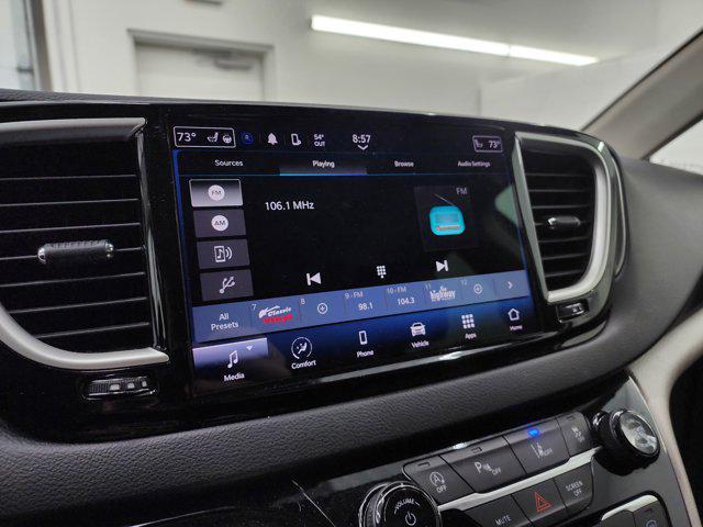 used 2024 Chrysler Pacifica car