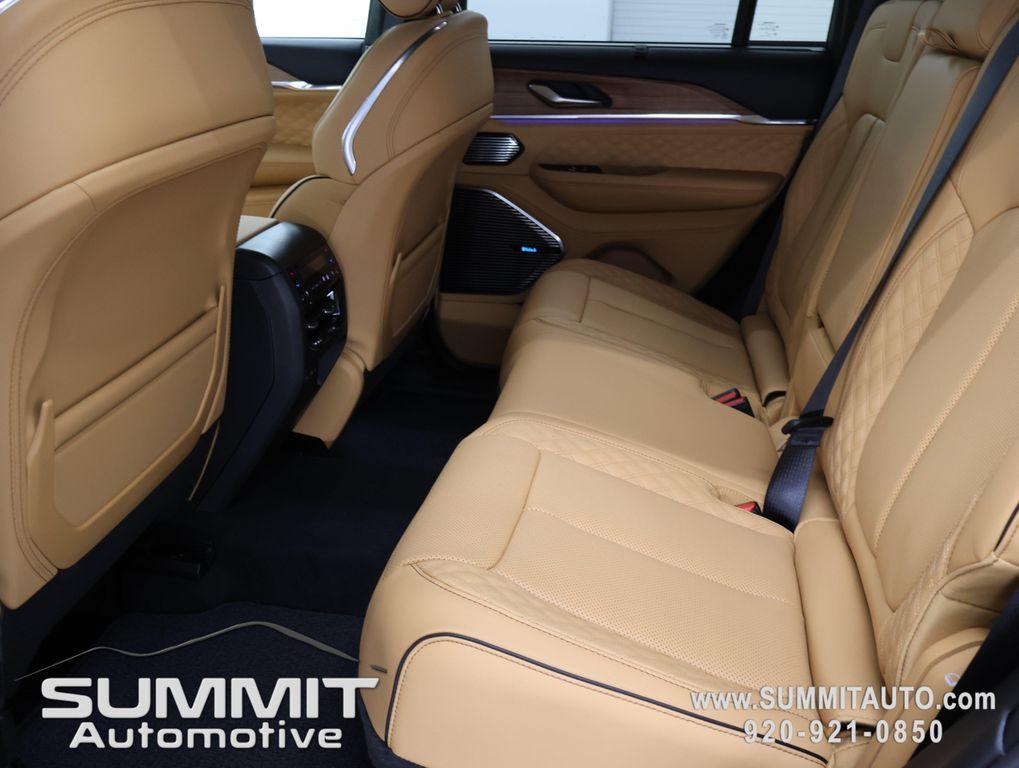 new 2027 Jeep Grand Cherokee car, priced at $64,379