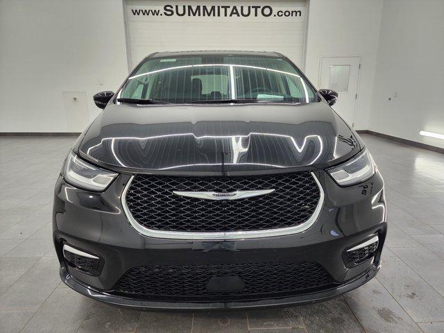 used 2024 Chrysler Pacifica car, priced at $27,999