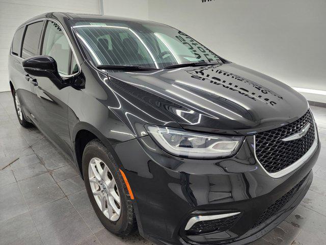 used 2024 Chrysler Pacifica car, priced at $27,999