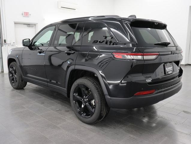 used 2025 Jeep Grand Cherokee car, priced at $43,999