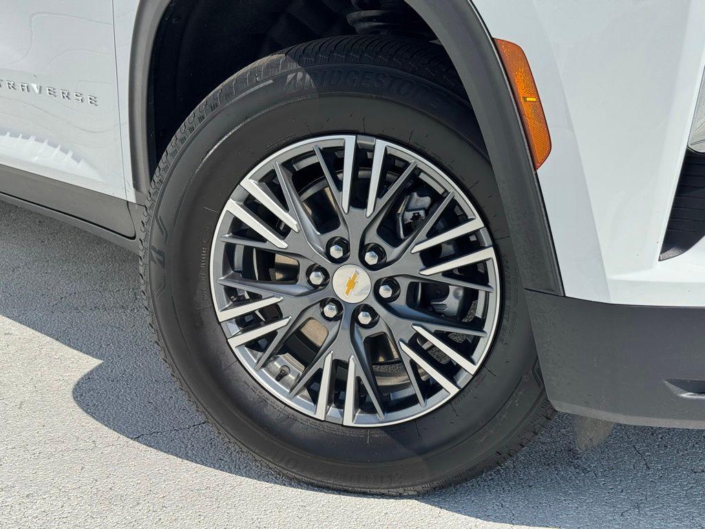 used 2026 Chevrolet Traverse car, priced at $39,773