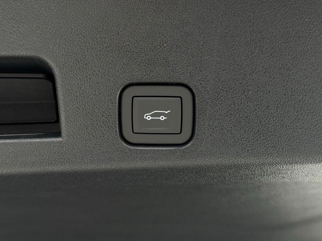 new 2026 Chevrolet Traverse car, priced at $40,712