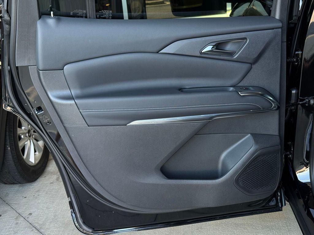 new 2026 Chevrolet Traverse car, priced at $40,712