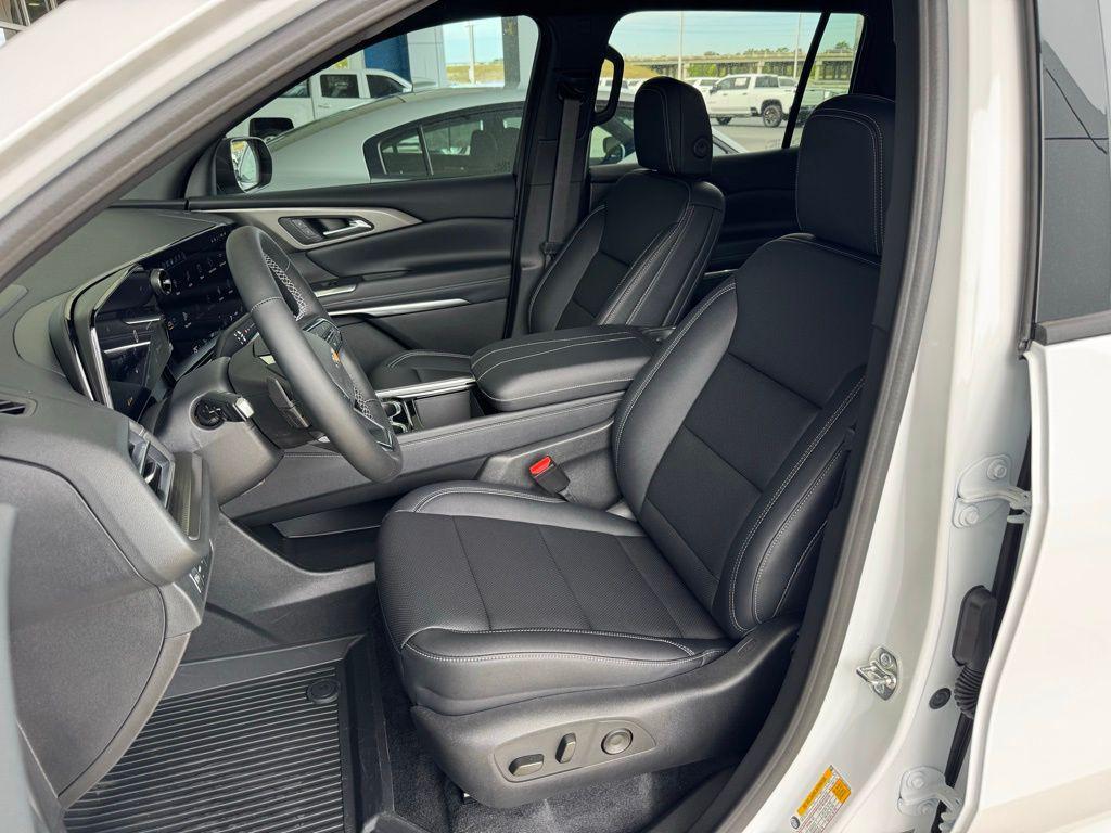 new 2026 Chevrolet Traverse car, priced at $41,712