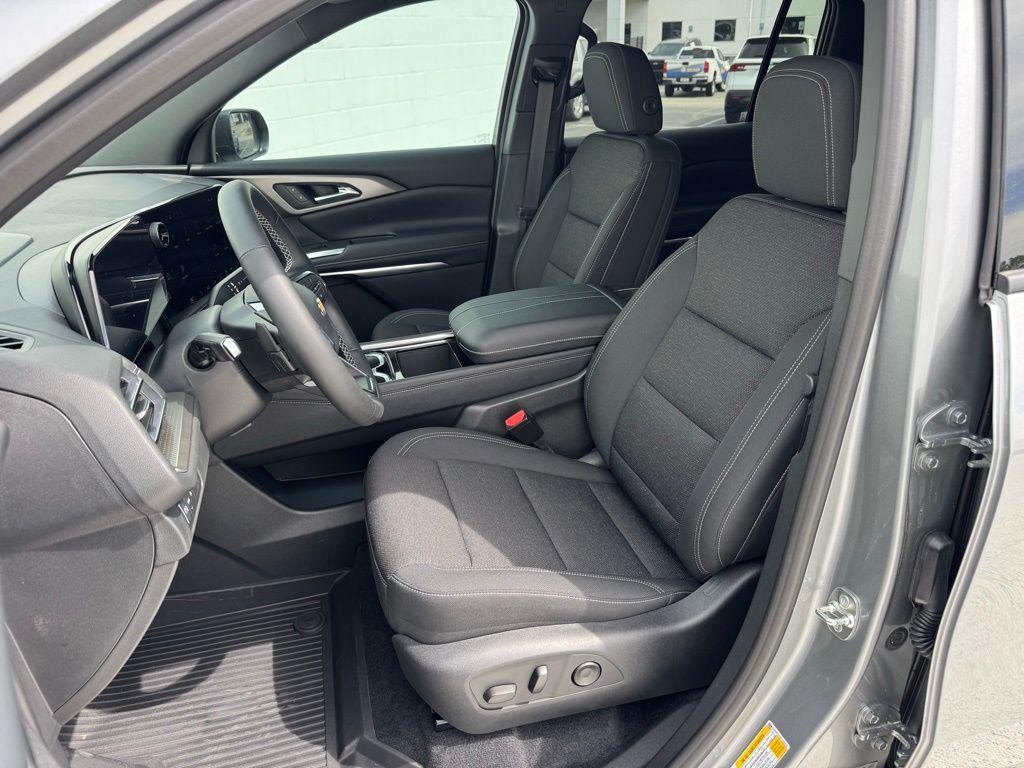 new 2026 Chevrolet Traverse car, priced at $39,962