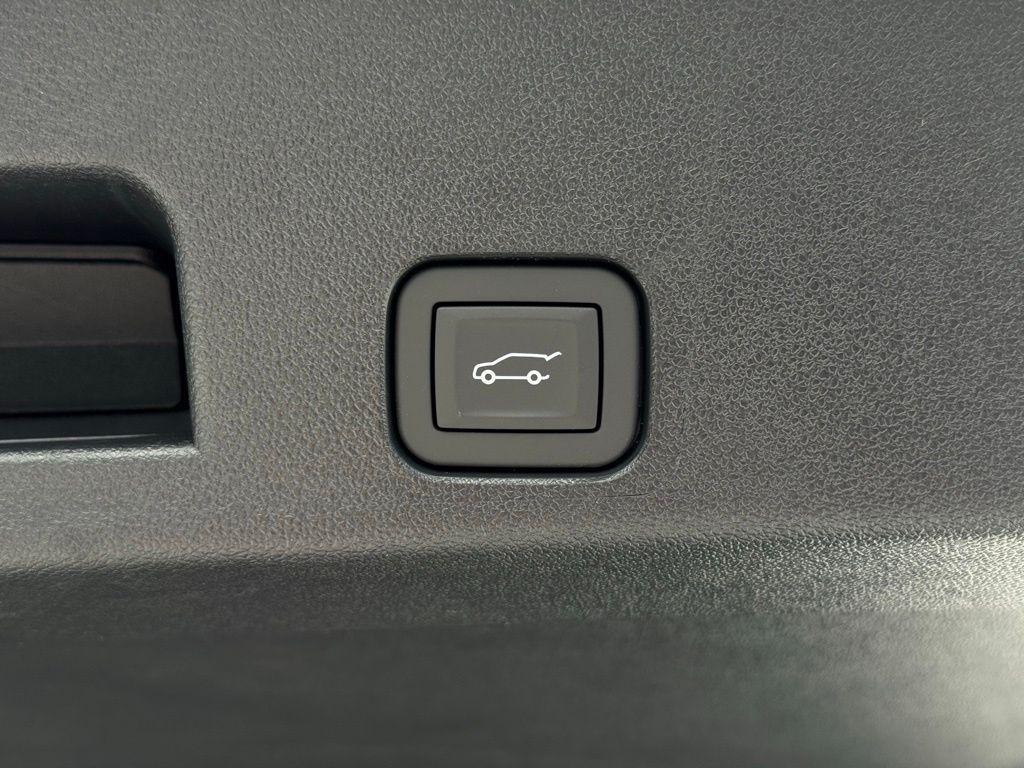 new 2026 Chevrolet Traverse car, priced at $40,712
