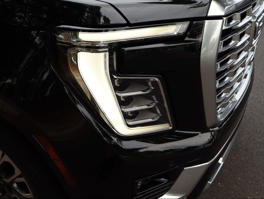used 2025 GMC Yukon XL car, priced at $86,127