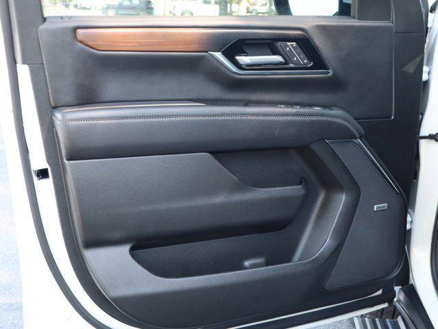 used 2025 GMC Yukon car, priced at $89,988