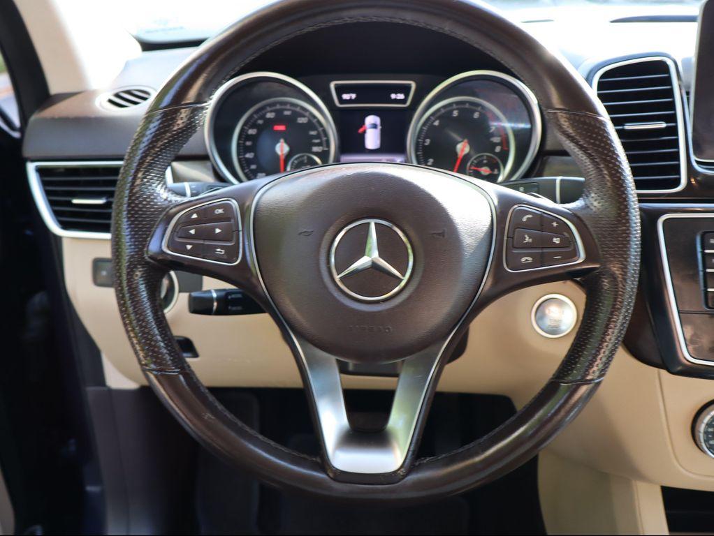 Mercedes-Benz GLE view 24