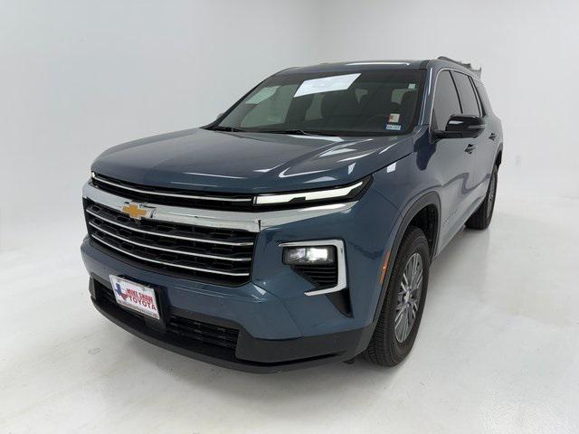 used 2025 Chevrolet Traverse car, priced at $37,056
