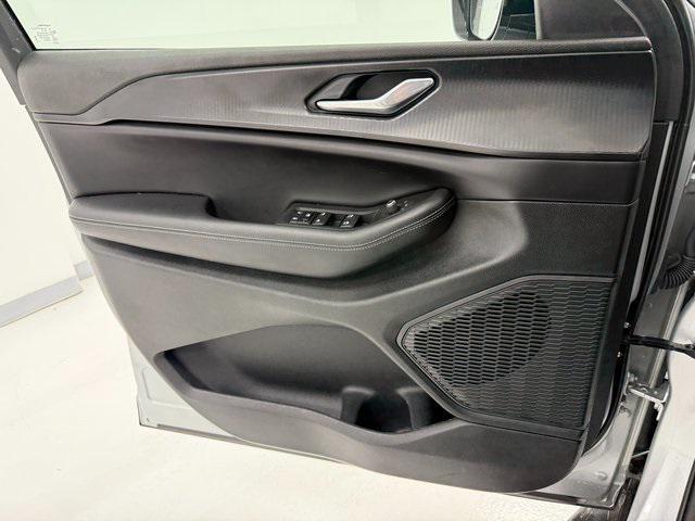 used 2025 Jeep Grand Cherokee L car, priced at $37,867