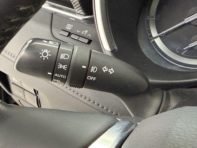 used 2021 Toyota Highlander car, priced at $28,762