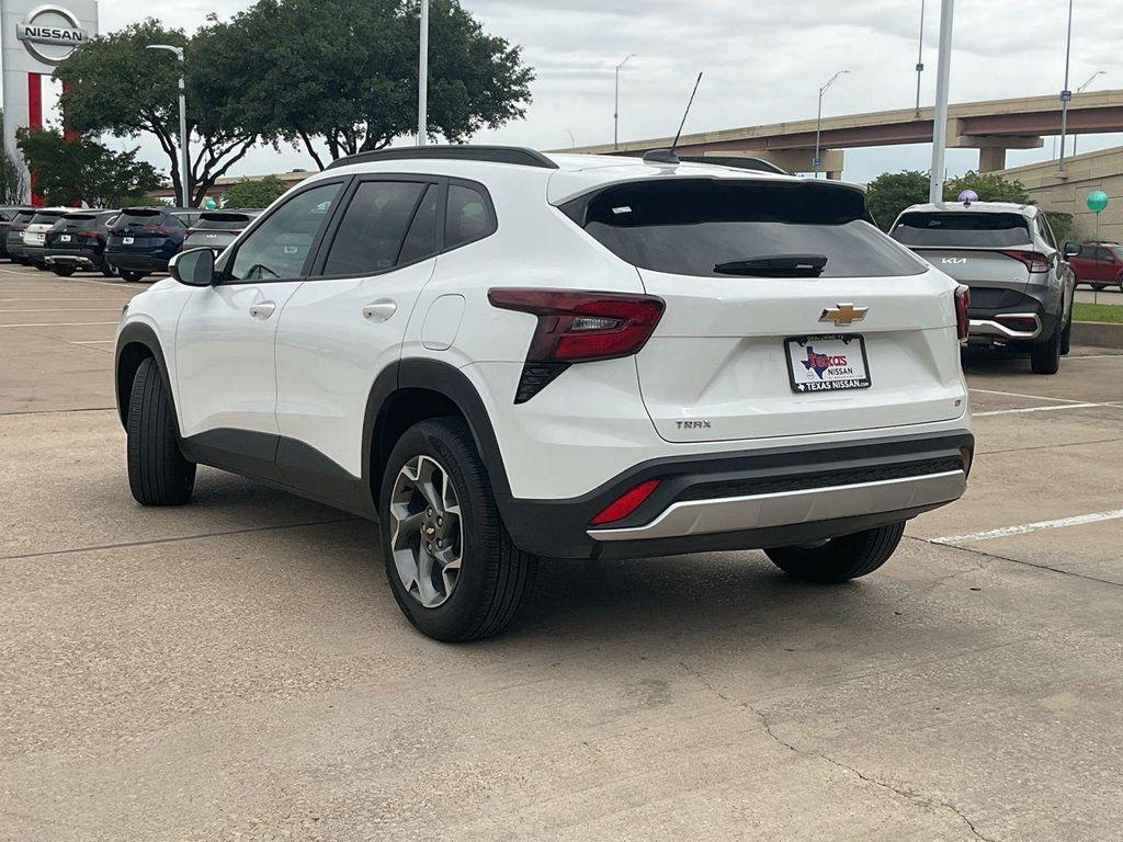 used 2025 Chevrolet Trax car, priced at $19,401