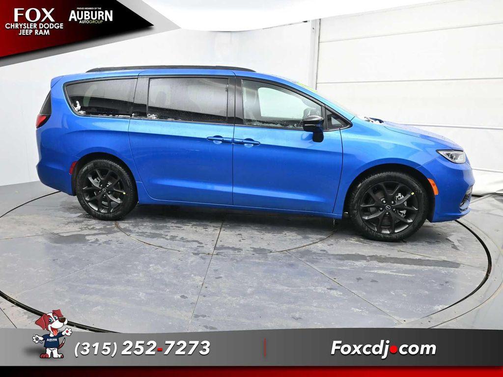 new 2026 Chrysler Pacifica car, priced at $48,905
