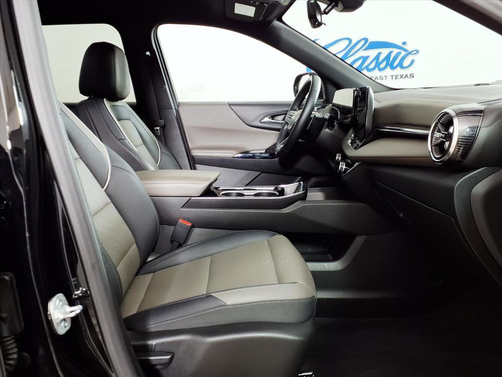 used 2025 Chevrolet Equinox car, priced at $26,991