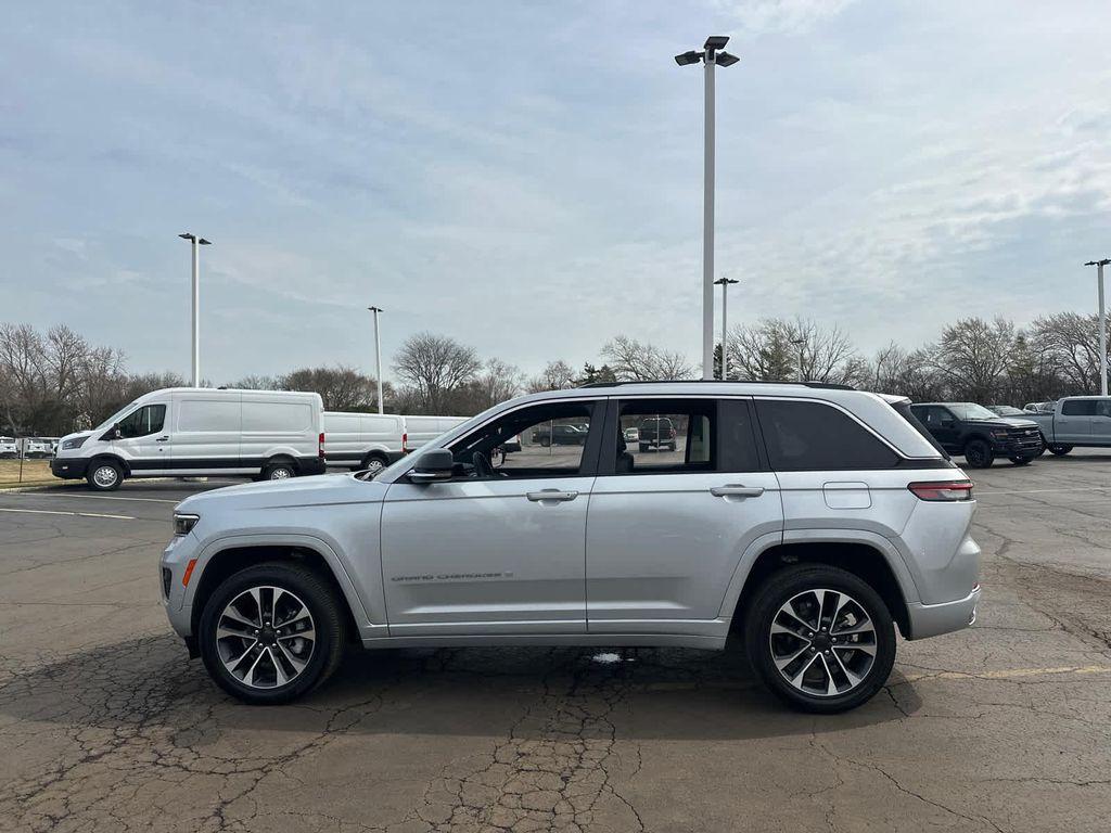 used 2022 Jeep Grand Cherokee car, priced at $29,990
