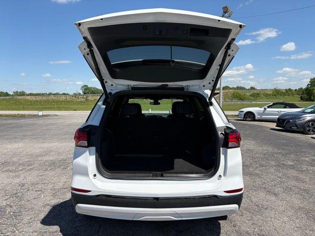 used 2023 Chevrolet Equinox car, priced at $25,654