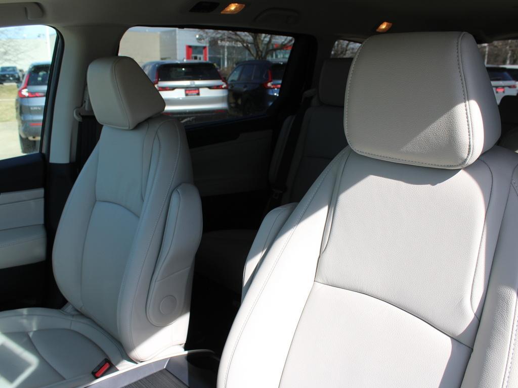 new 2026 Honda Odyssey car, priced at $42,430