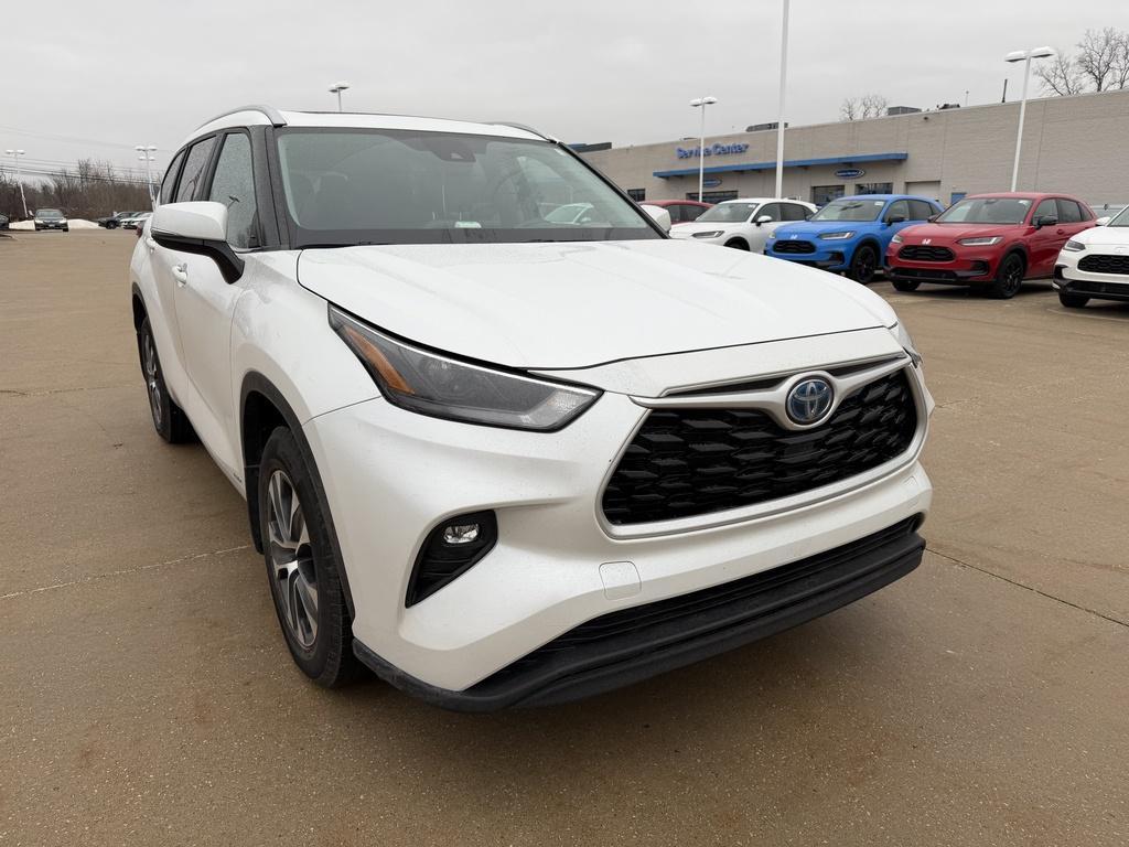 used 2023 Toyota Highlander Hybrid car, priced at $38,000