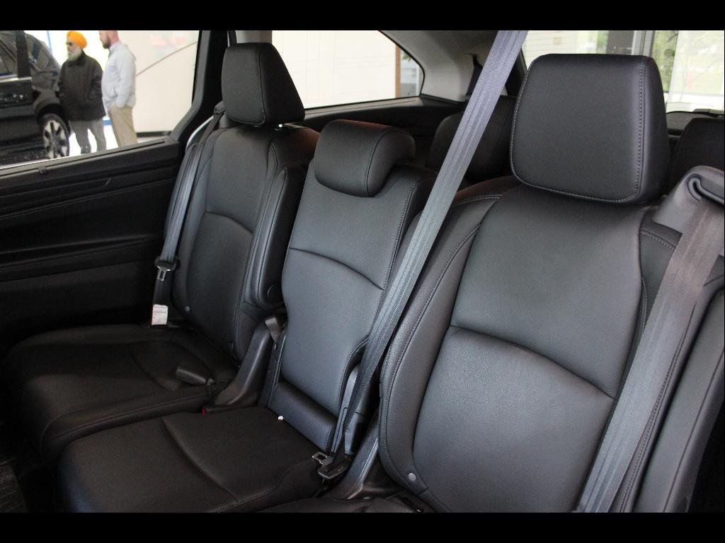 used 2025 Honda Odyssey car, priced at $38,948