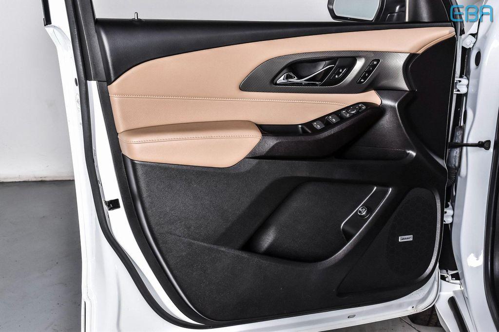 used 2023 Chevrolet Traverse car, priced at $36,980