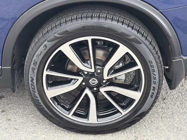 used 2019 Nissan Rogue car, priced at $19,264