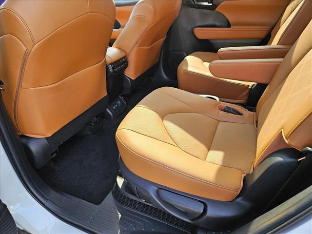 used 2023 Toyota Highlander Hybrid car, priced at $45,591