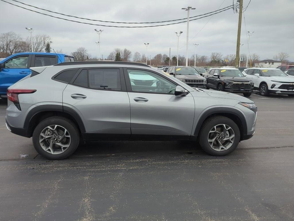 used 2024 Chevrolet Trax car, priced at $20,999