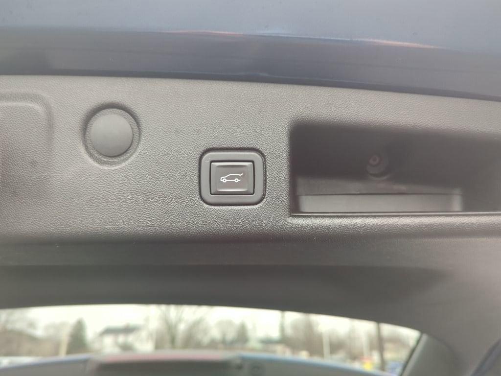 used 2020 Chevrolet Equinox car, priced at $15,900