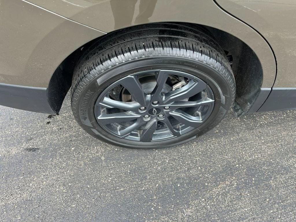 used 2023 Chevrolet Equinox car, priced at $23,900