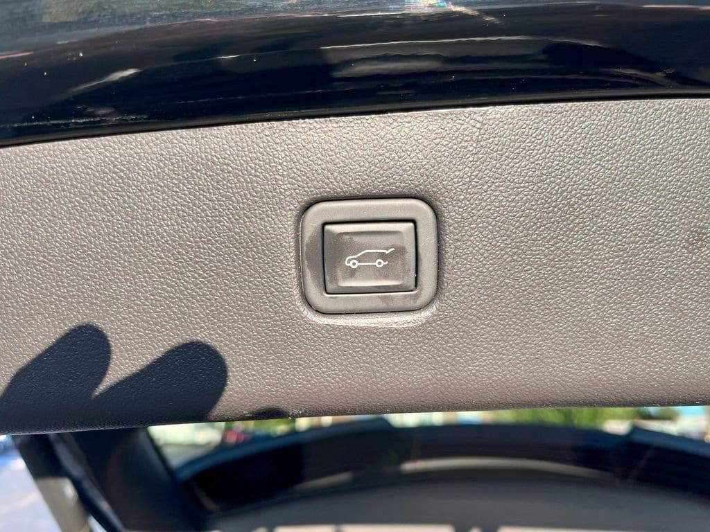 used 2023 Chevrolet Blazer car, priced at $29,900