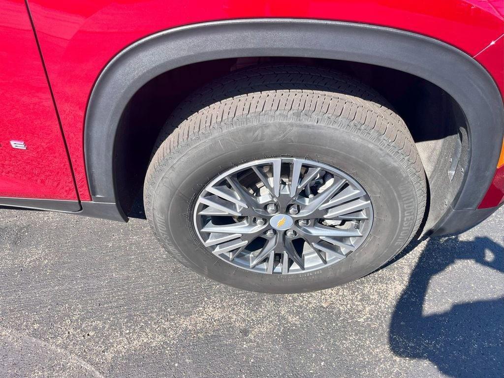 used 2025 Chevrolet Traverse car, priced at $40,000