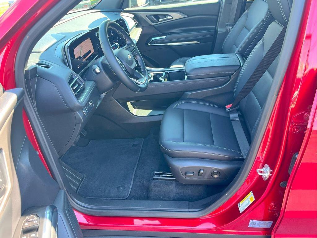 used 2025 Chevrolet Traverse car, priced at $40,000