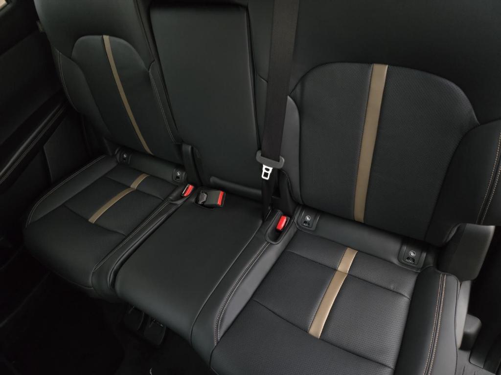 new 2026 Mazda CX-70 car, priced at $47,385