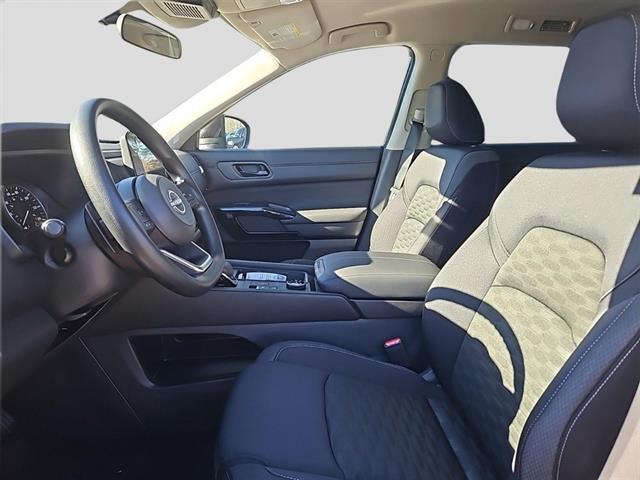 new 2025 Nissan Pathfinder car, priced at $40,475
