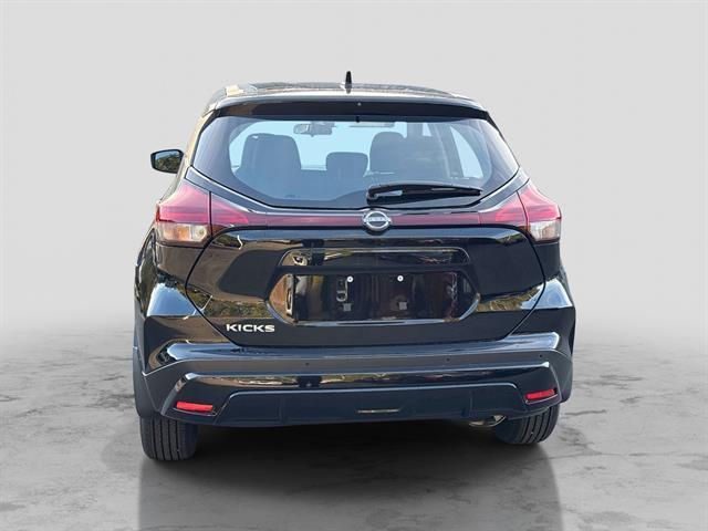 new 2025 Nissan Kicks Play car, priced at $21,097