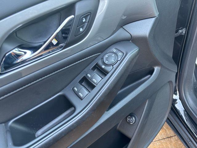 used 2023 Chevrolet Traverse car, priced at $30,795