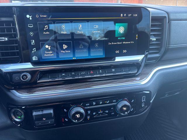 used 2022 Chevrolet Silverado 1500 car, priced at $39,995