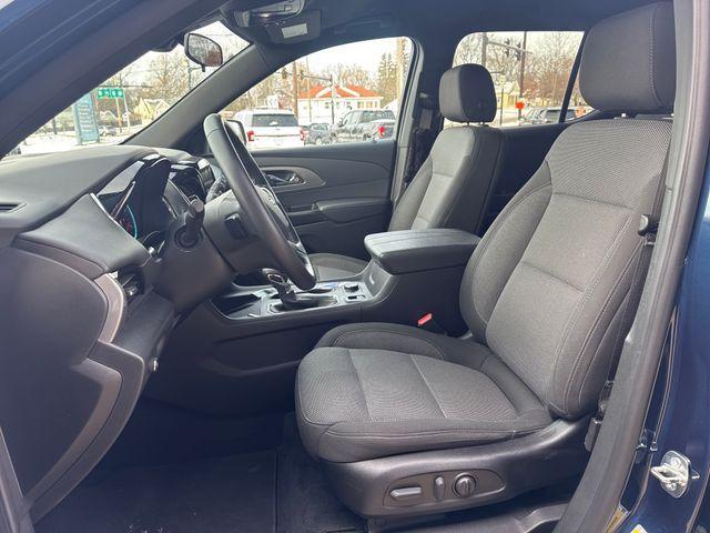 used 2023 Chevrolet Traverse car, priced at $29,995