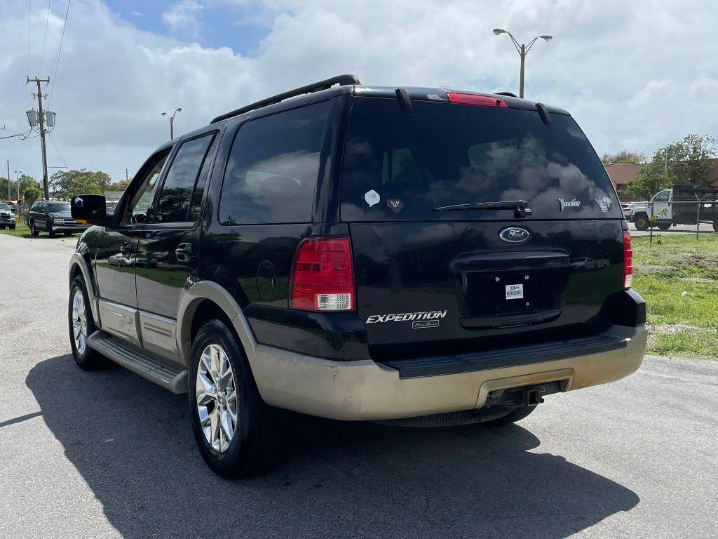 used 2005 Ford Expedition car, priced at $4,199