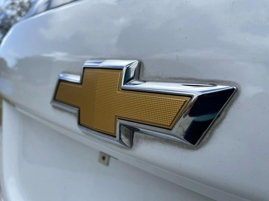 used 2021 Chevrolet Equinox car, priced at $10,999