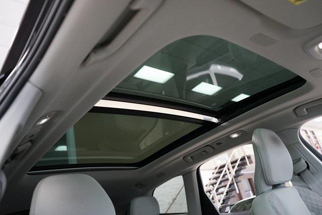 used 2022 Volvo XC60 Recharge Plug-In Hybrid car, priced at $24,155