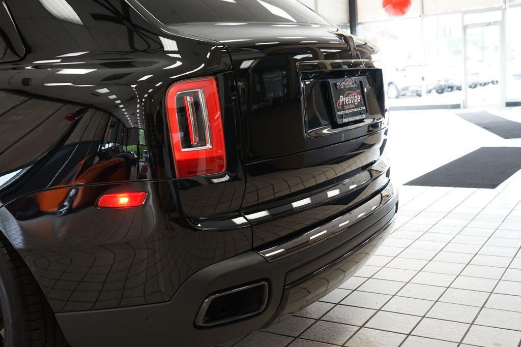 used 2022 Rolls-Royce Cullinan car, priced at $309,985