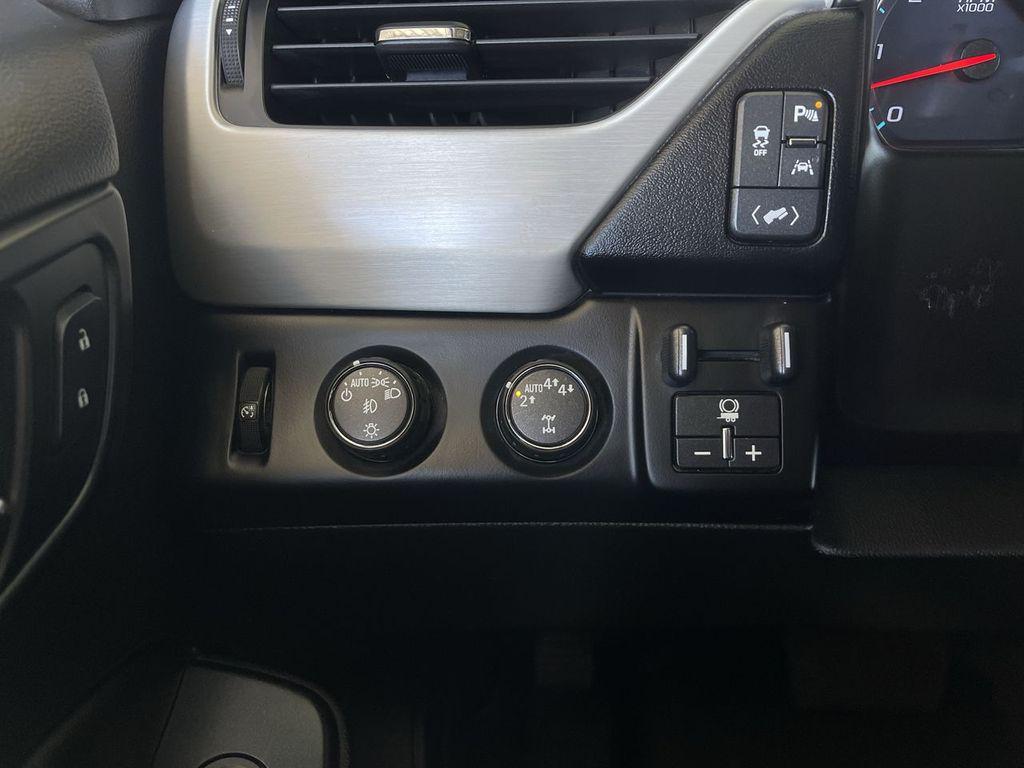 used 2018 GMC Yukon car, priced at $25,995