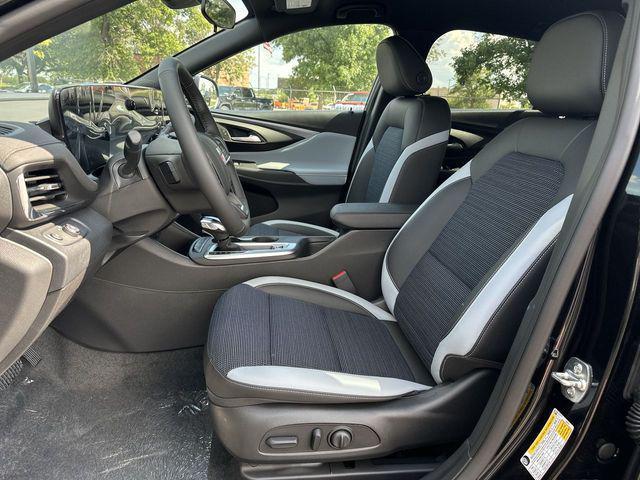 new 2025 Buick Envista car, priced at $24,279