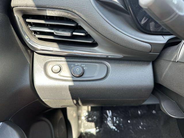 new 2025 Buick Envista car, priced at $24,279