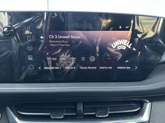 new 2025 Buick Envista car, priced at $24,279