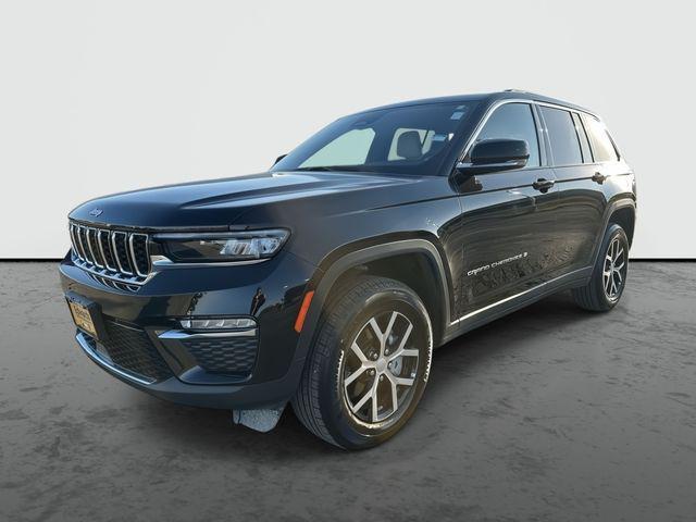used 2025 Jeep Grand Cherokee car, priced at $37,634