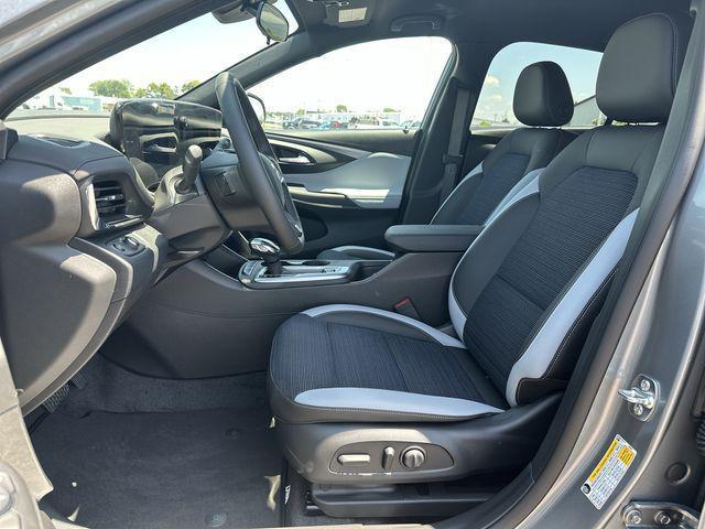 new 2025 Buick Envista car, priced at $24,279